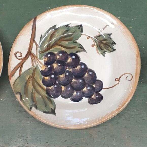 Tabletops Gallery Napa 10" Serving Bowl & set of 2 matching 9" salad plates - Picture 8 of 10